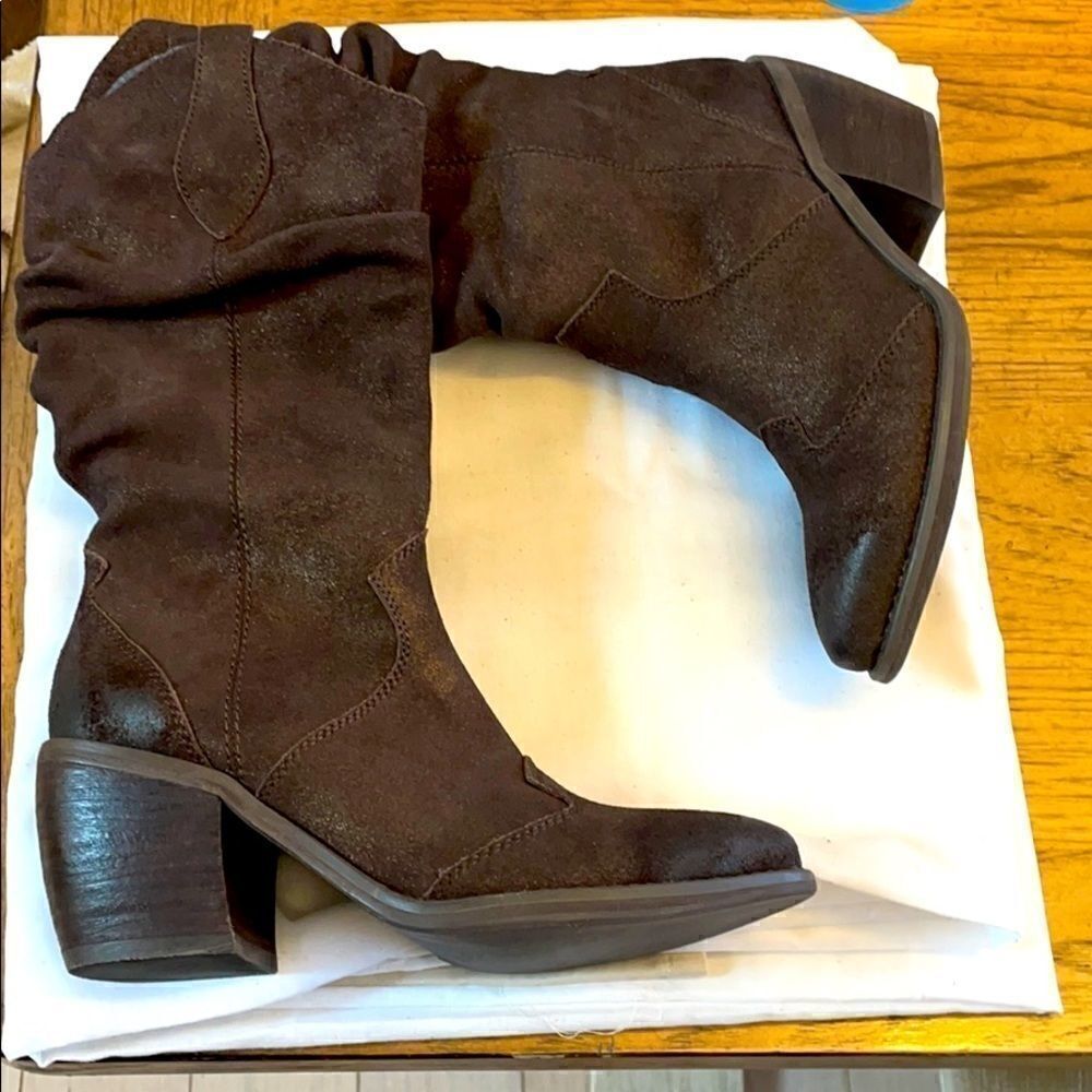 VANELI CATKIN BROWN BOOTS.  NEW